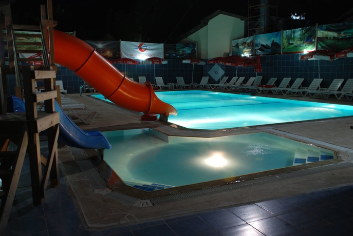 Imagen de la piscina del Shila Tatil Koyu. Foto 16