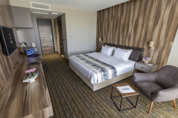 Imagen de la habitación del Shimall Deluxe Hotel. Foto 2