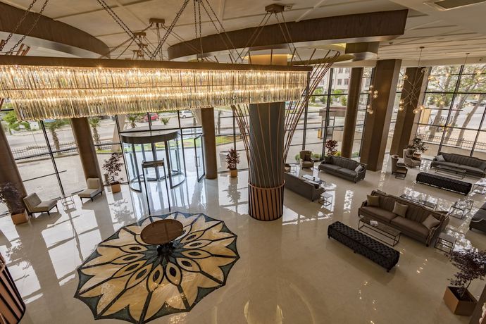 Imagen de los interiores del Shimall Deluxe Hotel. Foto 15