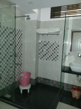 Imagen de la habitación del Shrinath Inn. Foto 16