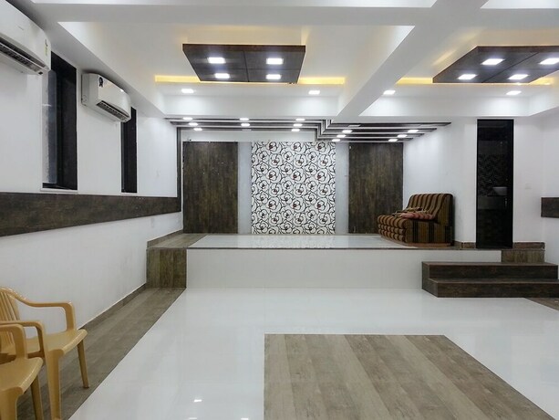 Imagen de los interiores del Shrinath Inn. Foto 18