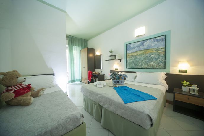 Imagen de la habitación del Si Rimini Hotel. Foto 14