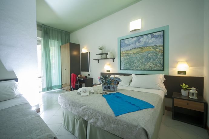 Imagen de la habitación del Si Rimini Hotel. Foto 15