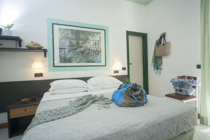 Imagen de la habitación del Si Rimini Hotel. Foto 17