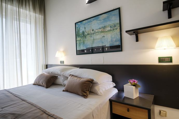 Imagen de la habitación del Si Rimini Hotel. Foto 18