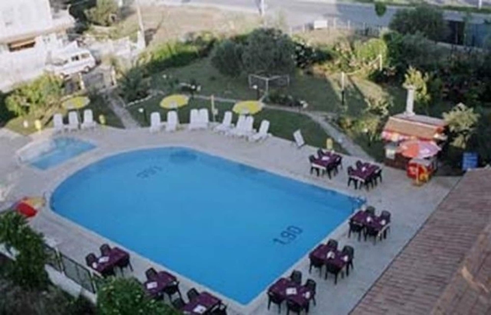 Imagen de la piscina del Side Center Hotel. Foto 17
