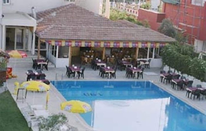 Imagen de la piscina del Side Center Hotel. Foto 18