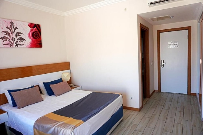 Imagen de la habitación del Side Legend Hotel. Foto 3