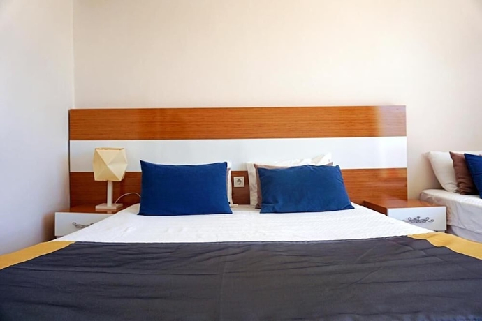 Imagen de la habitación del Side Legend Hotel. Foto 10