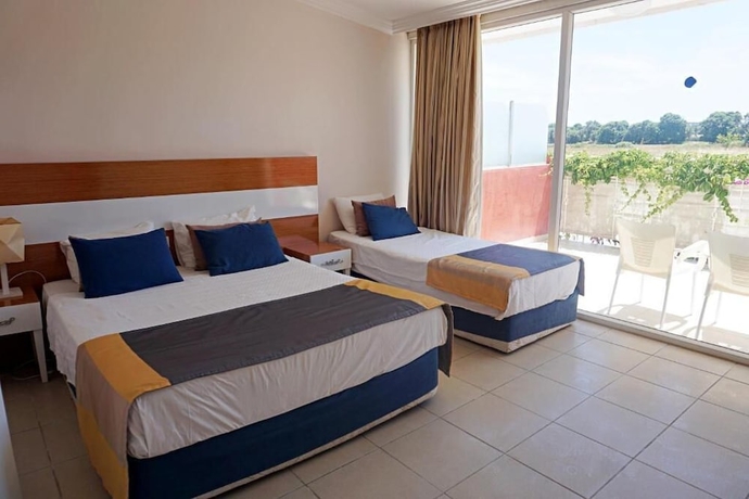 Imagen de la habitación del Side Legend Hotel. Foto 11