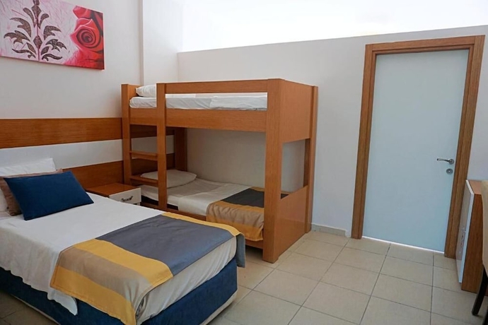 Imagen de la habitación del Side Legend Hotel. Foto 12