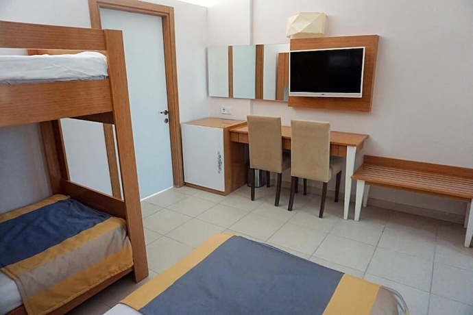 Imagen de la habitación del Side Legend Hotel. Foto 13