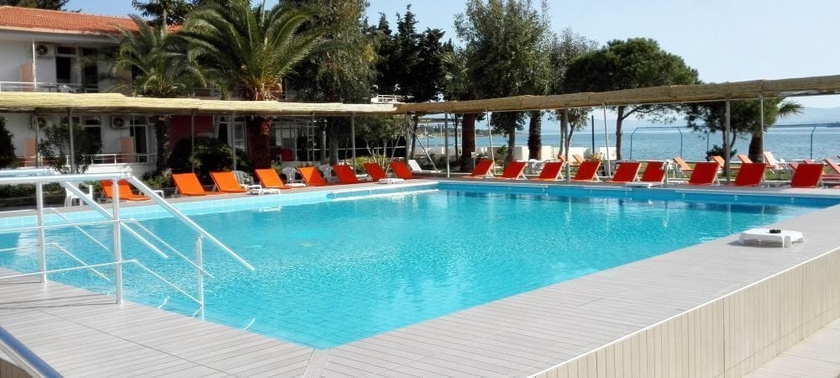 Imagen de la piscina del Sifne Thermal Otel. Foto 9