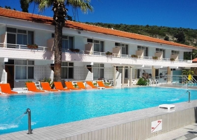 Imagen de la piscina del Sifne Thermal Otel. Foto 10
