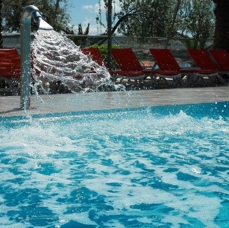 Imagen de la piscina del Sifne Thermal Otel. Foto 12