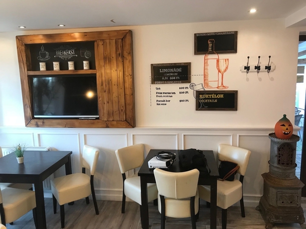 Imagen del bar/restaurante del Silver Garden Siófok. Foto 4