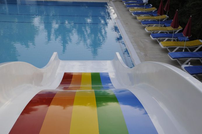 Imagen de la piscina del Silver Pine Hotel. Foto 16