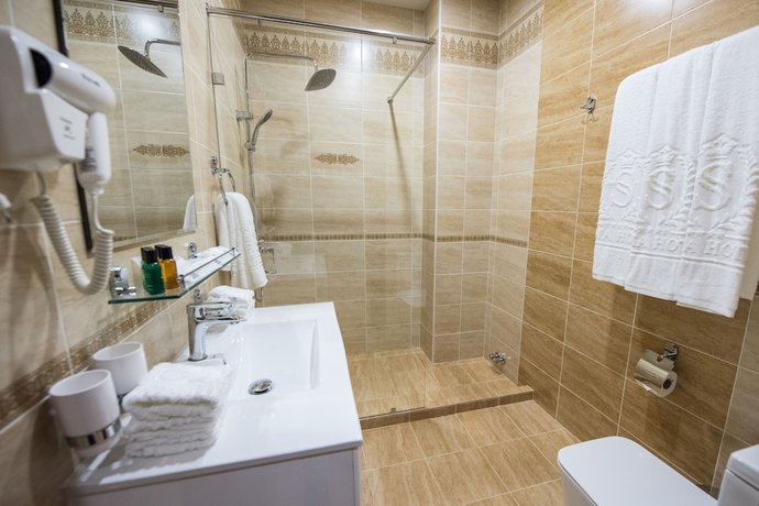 Imagen de la habitación del Simma Hotel spa and waterpark. Foto 8