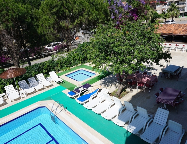 Imagen de la piscina del Sinem Hotel and Apart. Foto 18