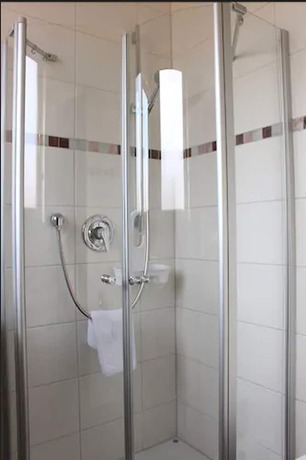 Imagen de la habitación del Sinzingers Krone Hotel und Restaurant. Foto 10