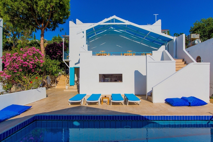 Imagen de los exteriores del Sisyphos Hotel. Foto 10