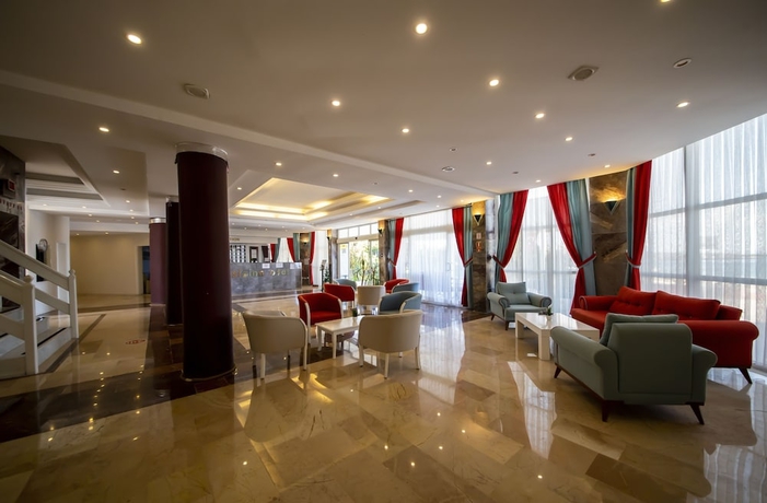 Imagen del bar/restaurante del Siz İnn Otel. Foto 2