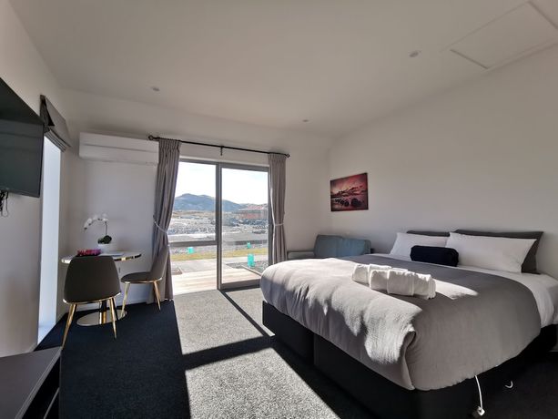 Imagen de la habitación del Skyrim Lodge. Foto 2