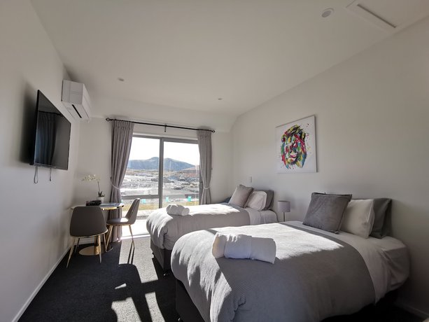 Imagen de la habitación del Skyrim Lodge. Foto 10