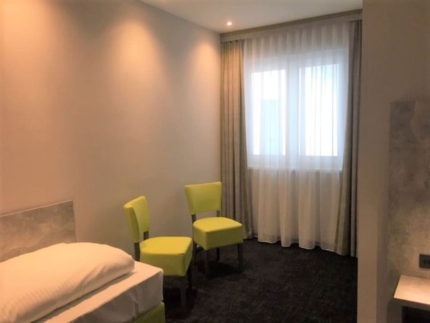 Imagen de la habitación del SleepySleepy Hotel Dillingen. Foto 8