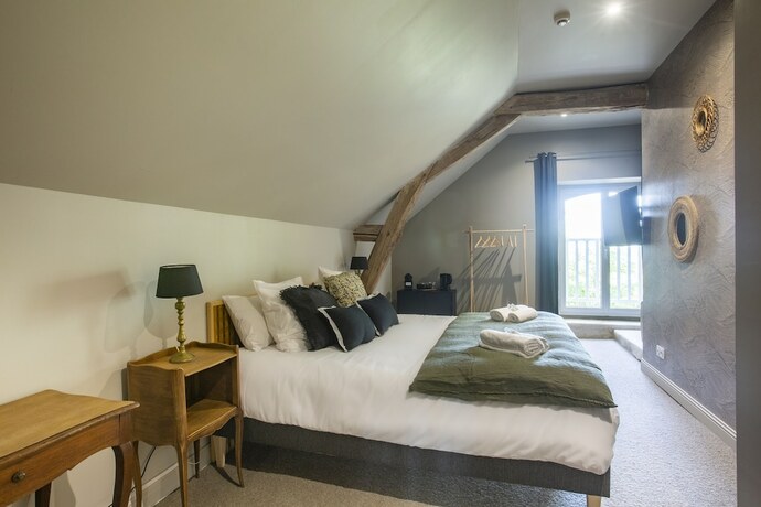 Imagen de la habitación del Slow Village Ch&acirc;teau des Forges. Foto 12