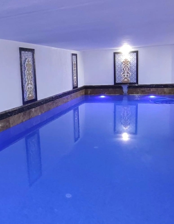 Imagen de la piscina del Snowland Otel Sarikamis. Foto 15