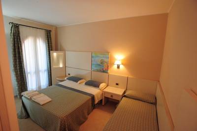 Imagen de la habitación del Solemare Club Village. Foto 5