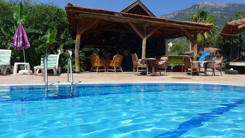 Imagen de la piscina del Sonmez Hotel. Foto 15