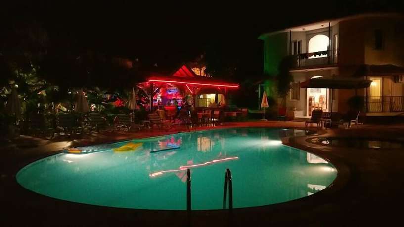 Imagen de la piscina del Sonmez Hotel. Foto 17