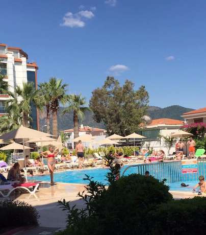 Imagen de la piscina del Sonnen Hotel. Foto 18