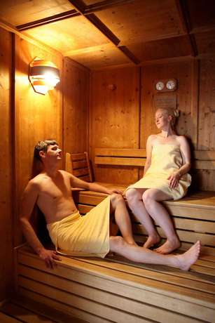 Imagen de la piscina del Sonnenhotel Hoher Hahn. Foto 10