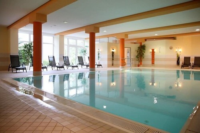 Imagen de la piscina del Sonnenhotel Hoher Hahn. Foto 14