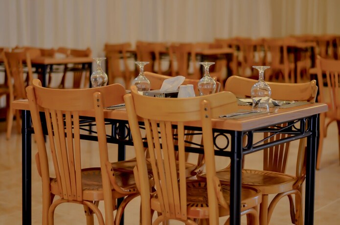 Imagen del bar/restaurante del Space Village Luxury Camp. Foto 12