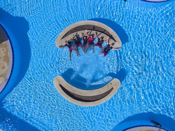 Imagen de la piscina del Spiagge Bianche Resort. Foto 21