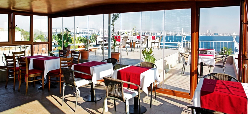 Imagen del bar/restaurante del Spinel Hotel. Foto 5