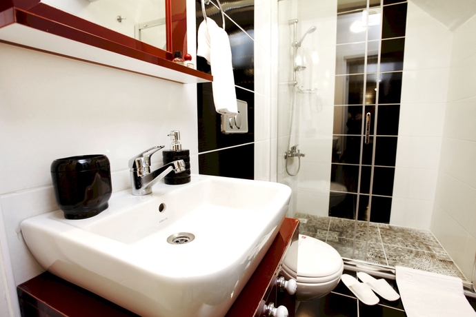 Imagen de la habitación del Spinel Hotel. Foto 13