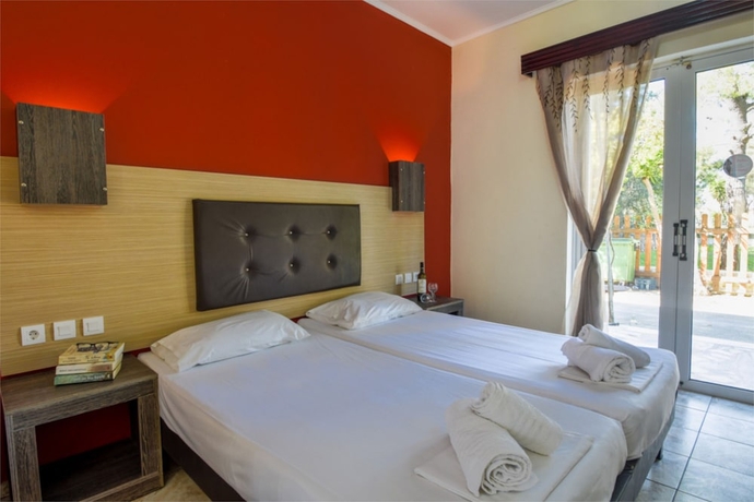 Imagen de la habitación del Splash Pool Bar. Foto 15