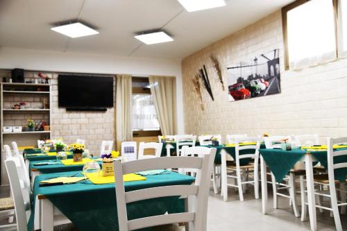 Imagen del bar/restaurante del Sport Village La Badia. Foto 6