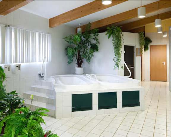 Imagen de la piscina del Sporthotel Malchow. Foto 15