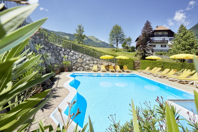 Imagen de la piscina del Sporthotel Unser Loisach. Foto 18