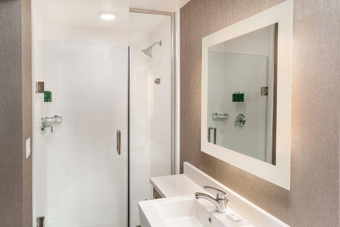 Imagen general del SpringHill Suites by Marriott Irvine Lake Forest. Foto 8