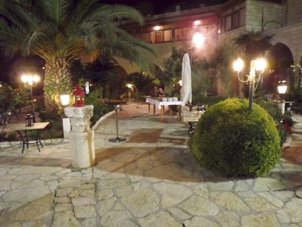 Imagen de los exteriores del St. Georges Cathedral Pilgrim Guesthouse. Foto 13