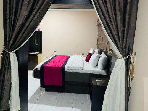 Imagen de la habitación del St. Regis Hotel & Resort - Benin City. Foto 18