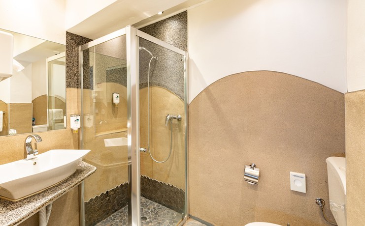 Imagen de la habitación del Stadt-gut-Hotel Gro&szlig;er Kurf&uuml;rst. Foto 7