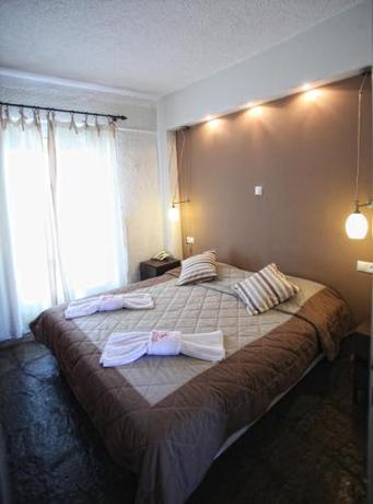 Imagen de la habitación del Stamos Hotel. Foto 9